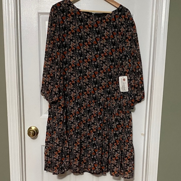 Hayden Los Angeles  Floral Long Sheer Sleeve Dress in Black, tan and orange. NWT - Picture 2 of 7